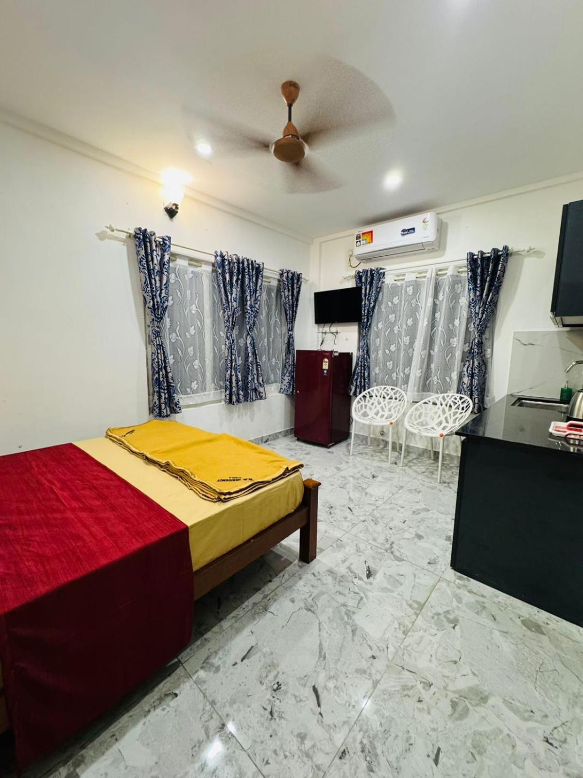 Hotel M M Residency à Kochi Extérieur photo