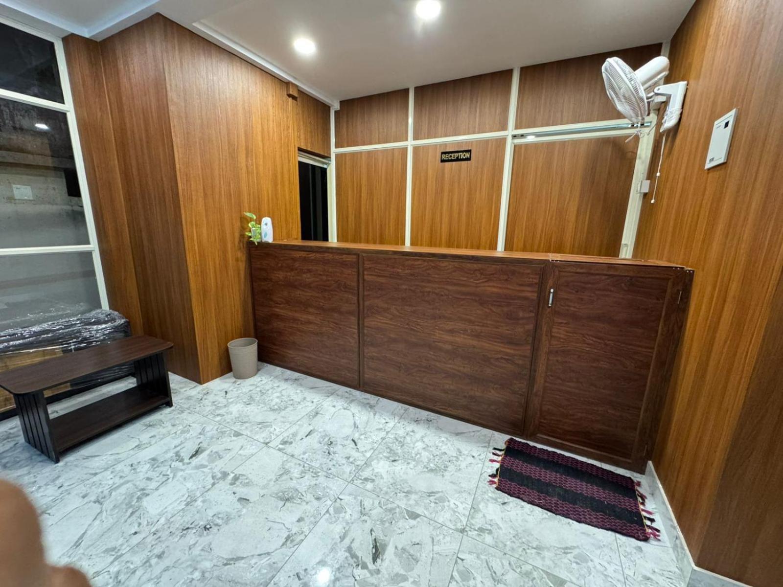 Hotel M M Residency à Kochi Extérieur photo