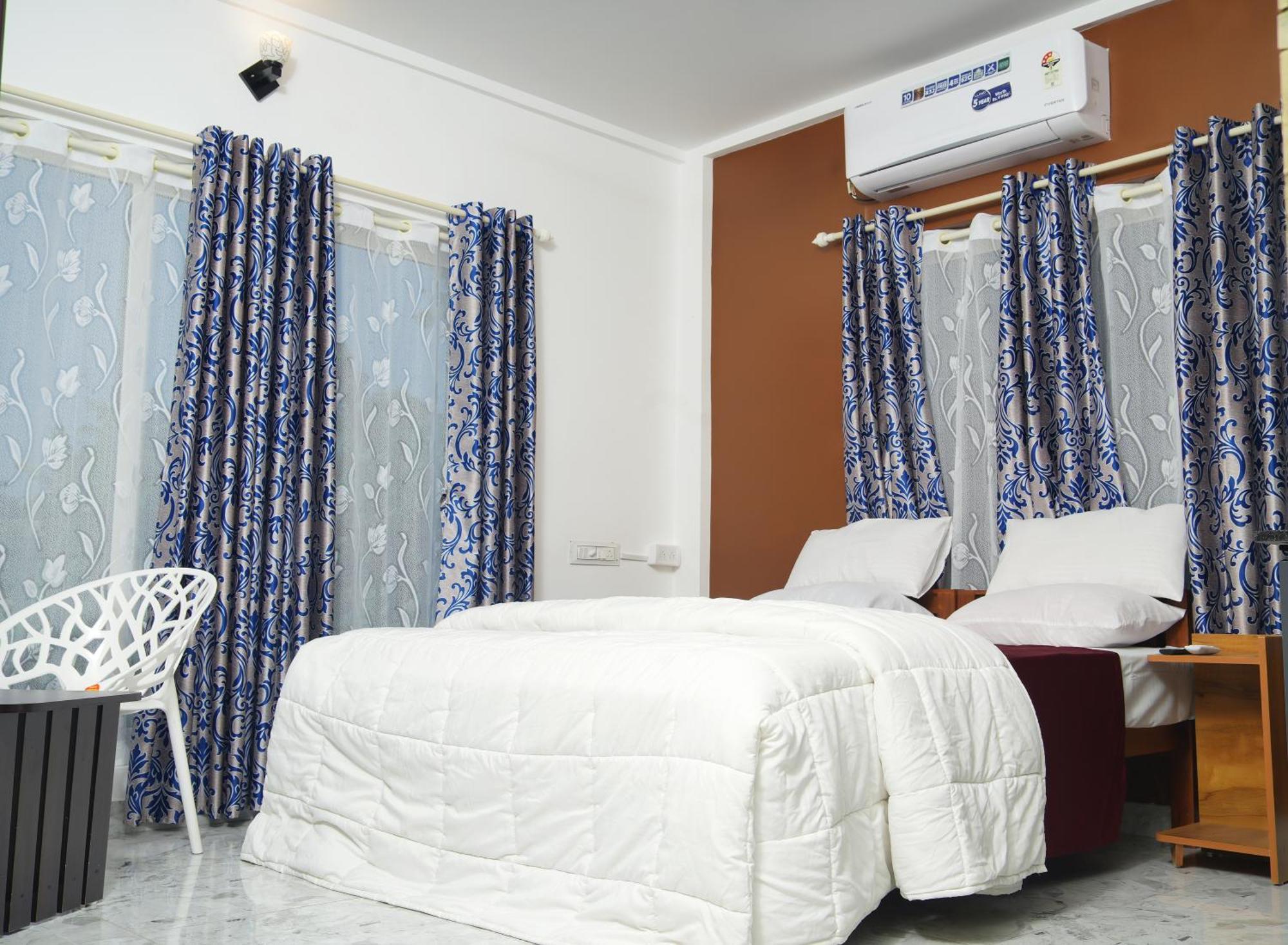 Hotel M M Residency à Kochi Extérieur photo